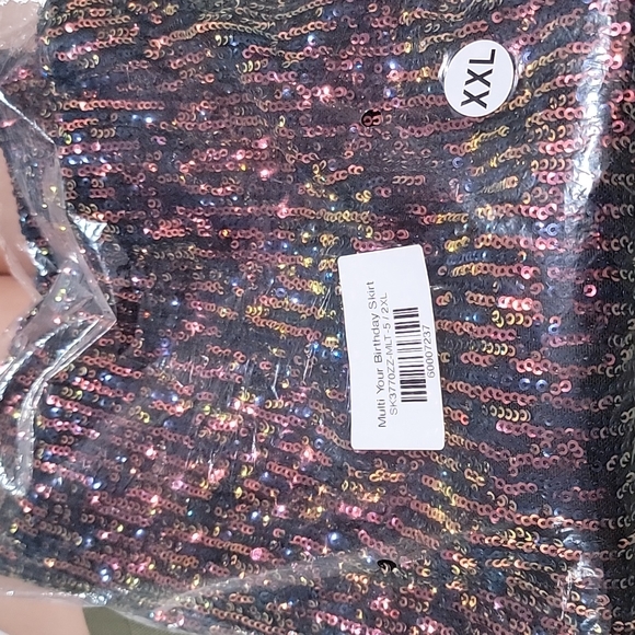 Fun Sequined Skirt - Picture 6 of 8